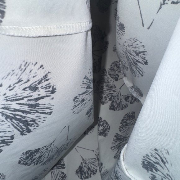 🐼EUC - CARVE DESIGNS BLACK & WHITE FLORAL PRINT DRESS - Picture 7 of 11